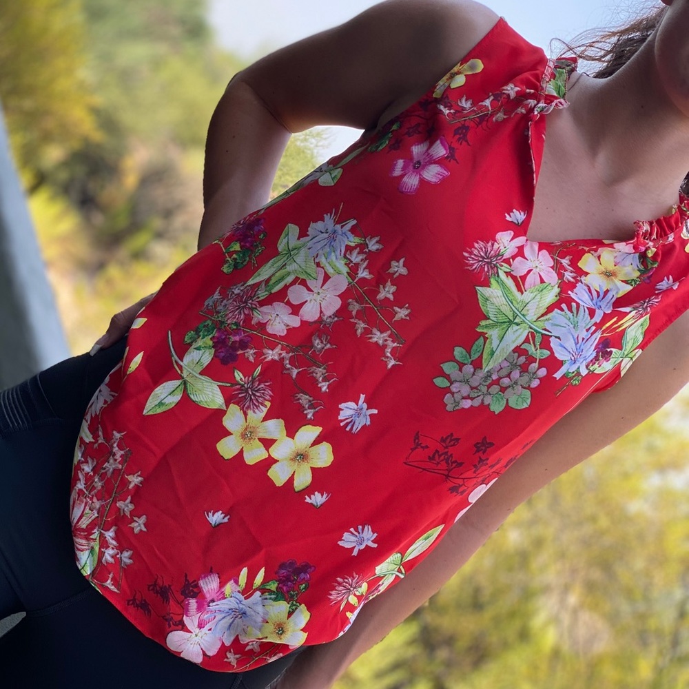 Floral sleeveless blouse